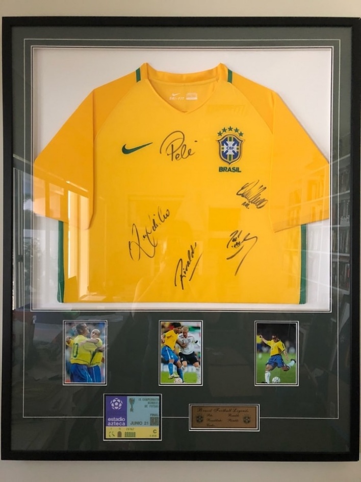 Pelé, Ronaldo, Rivaldo, Roberto Carlos, Ronaldinho Autographed Brazil National T