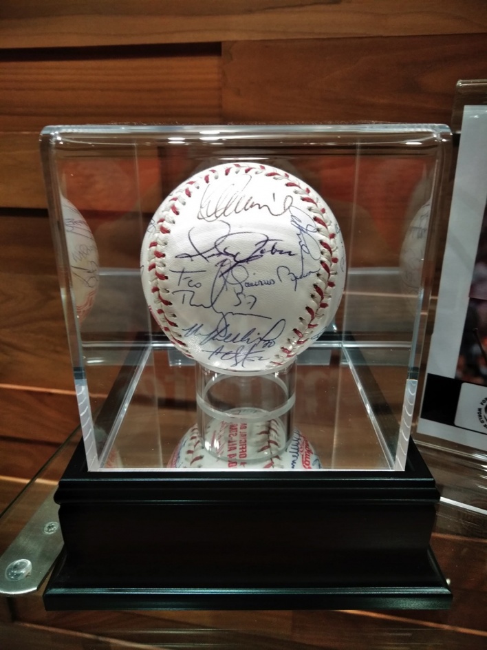 2004 MLB All Star Official Baseball with Handwritten Autographes by American Lea